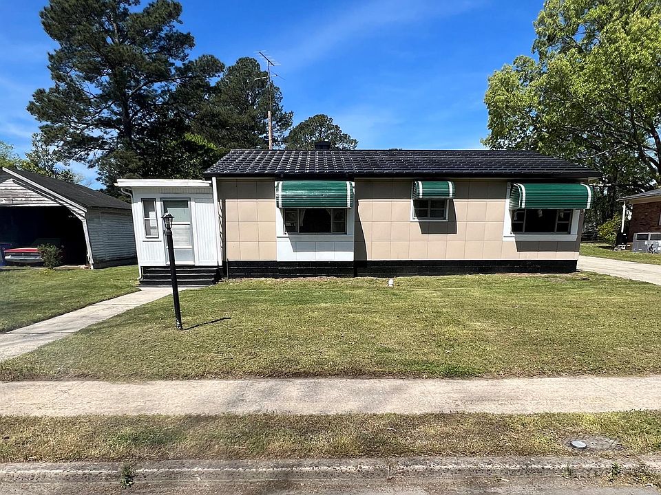 1st image of 104 N Hilliard St