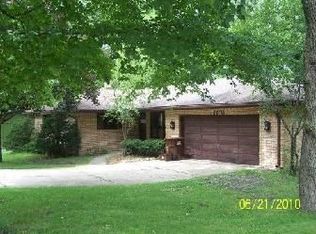 5670 Thompson Dr, Roscoe, IL 61073