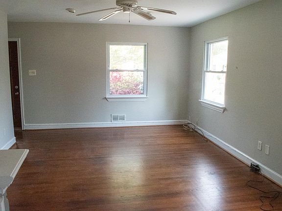 3rd image of 1105 Lewis Ave