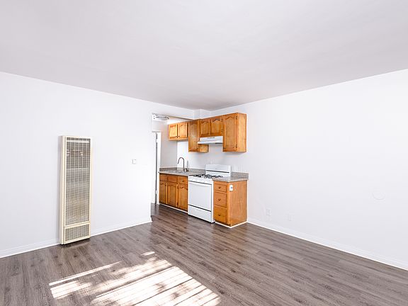 3rd image of 11916 Eucalyptus Ave APT 2