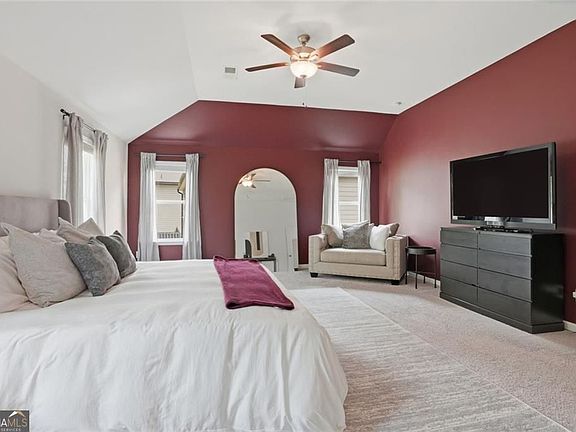 5th image of 631 River Gardens Dr SE
