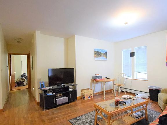 2nd image of 551 Washington St APT 2