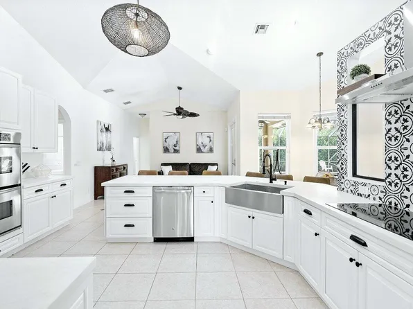 2665 Yarmouth Dr, Wellington, FL 33414