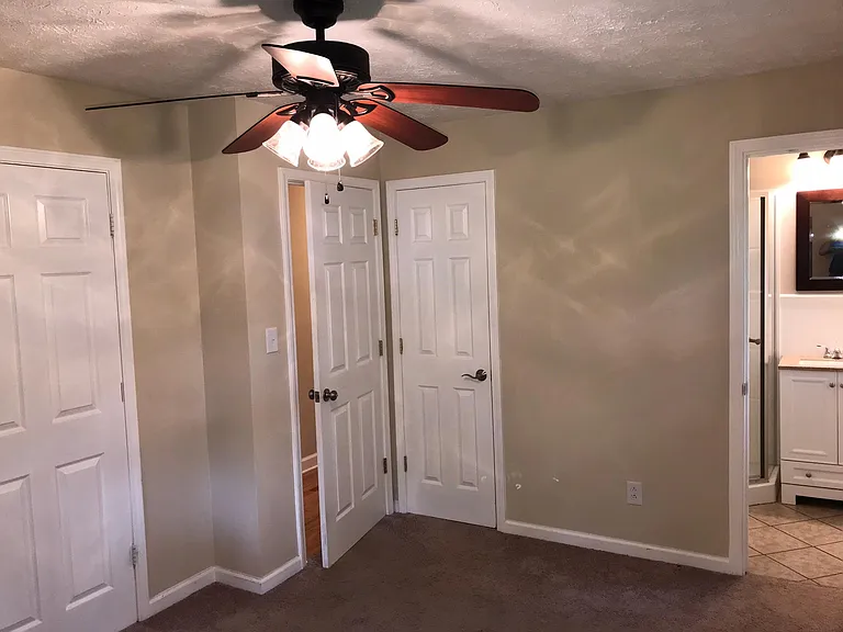 1203 Hales Ct — Photo 12
