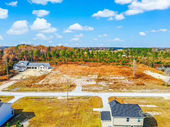 2820 Scarbrough Dr., Loris, SC 29569