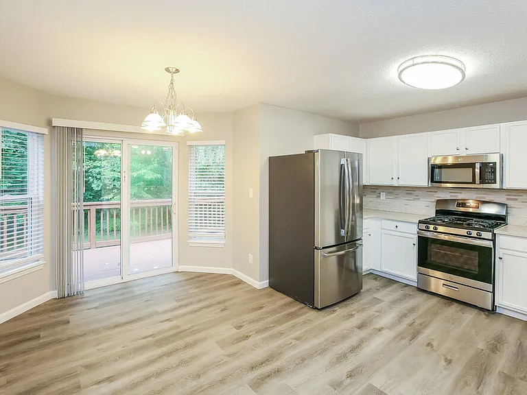 10607 Pickens Ct — Photo 5