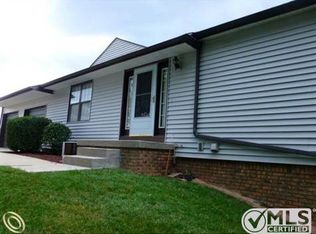 1102 Riverview Ct, Williamston, MI 48895