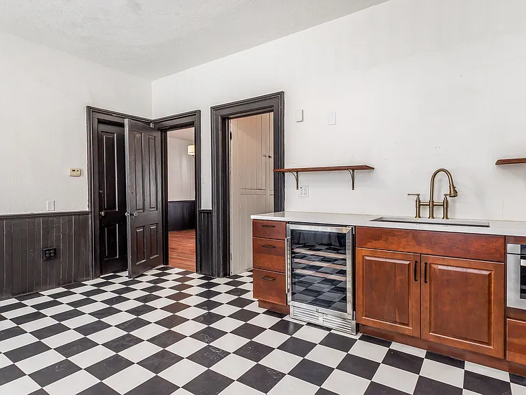 718 W Stephenson St #4COMMERCIAL — Photo 7