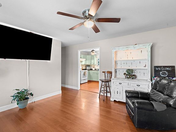 5th image of 415 Rocky Springs Rd