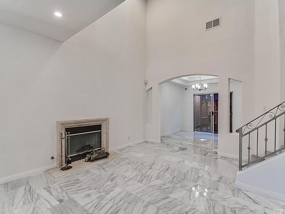 3rd image of 19240 Topham St