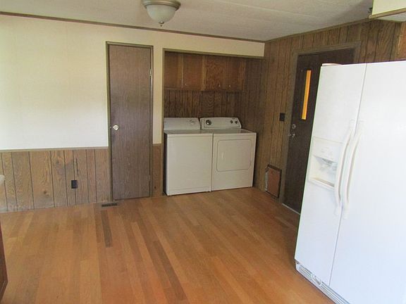 4th image of 126 W Shoshone Ave