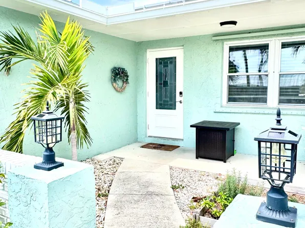 1703 NE 25th Ter, Jensen Beach, FL 34957