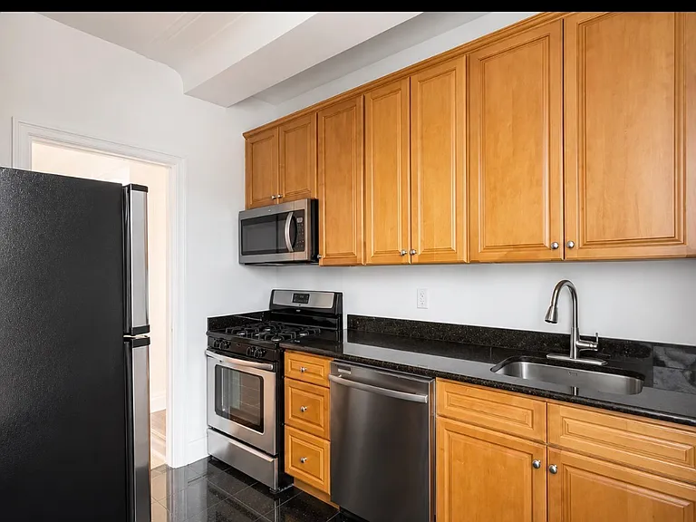365 W End Ave #11J — Photo 7