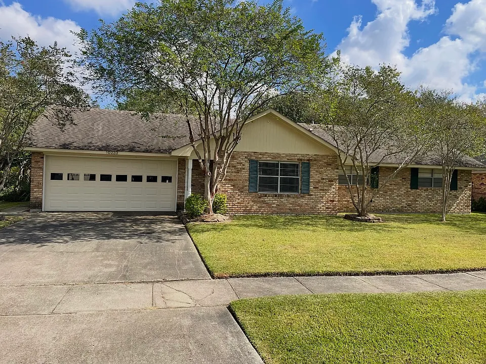 Ridgely Dr