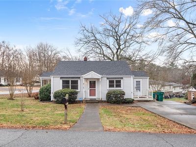 901 Pineland Ave, Madison, NC, 27025