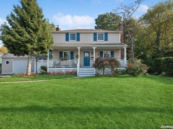 1876 Monroe Ave, Bellmore, NY 11710