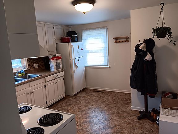 3rd image of 257 Buttonwood Ave