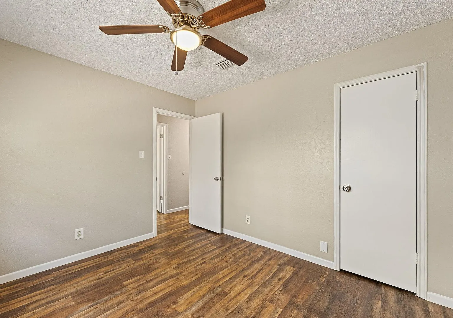 906 Oleander Ln Unit#906 — Photo 4
