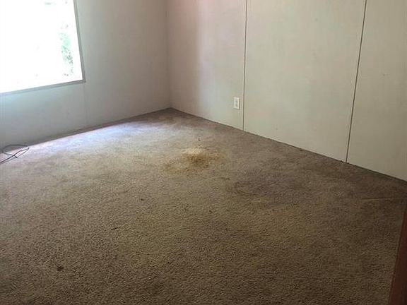 3rd image of 2075 Mangum Rd