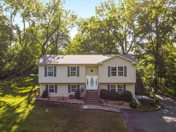 65 Pin Oak Rd, Front Royal, VA 22630