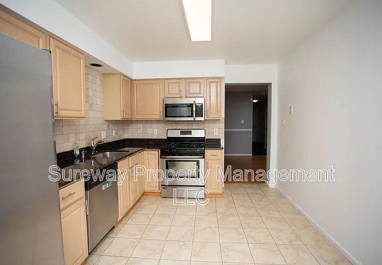 605 Doral Dr — Photo 11