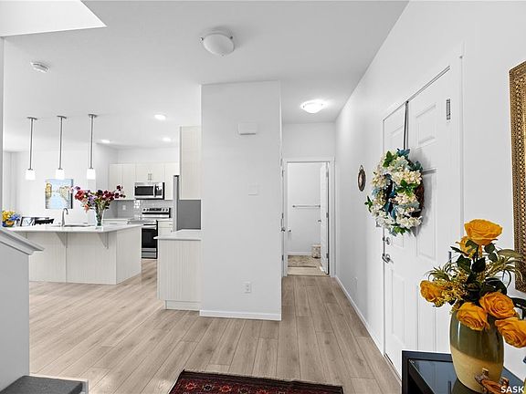 5th image of 814 LaBine CRESCENT