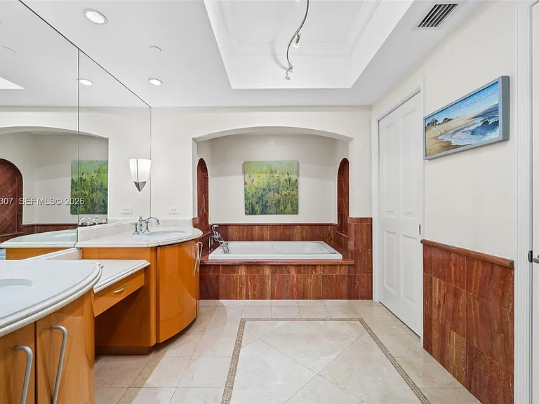 17875 Collins Ave #4102 — Photo 6