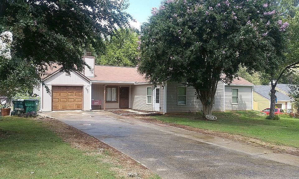 1st image of 405 River Point Dr