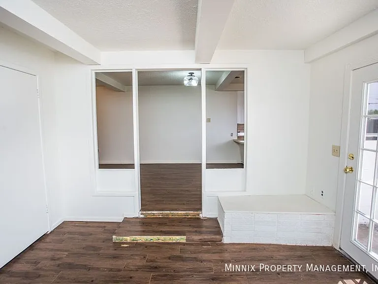 502 2nd Pl — Photo 19