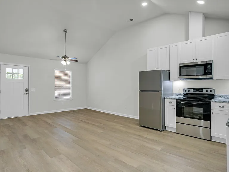 2108 California Ave — Photo 12