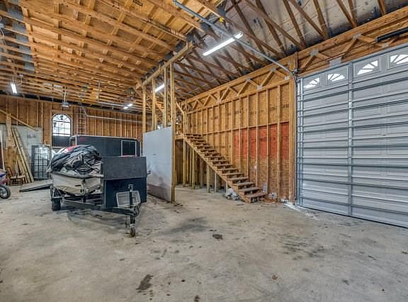 3rd image of 836 Hickory Knob Cir