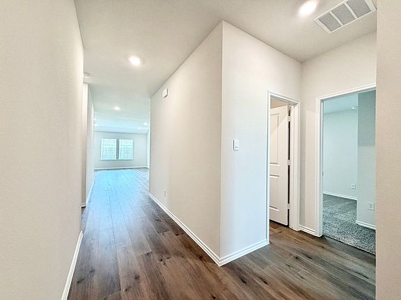 3rd image of 1116 Riverbrook Ln