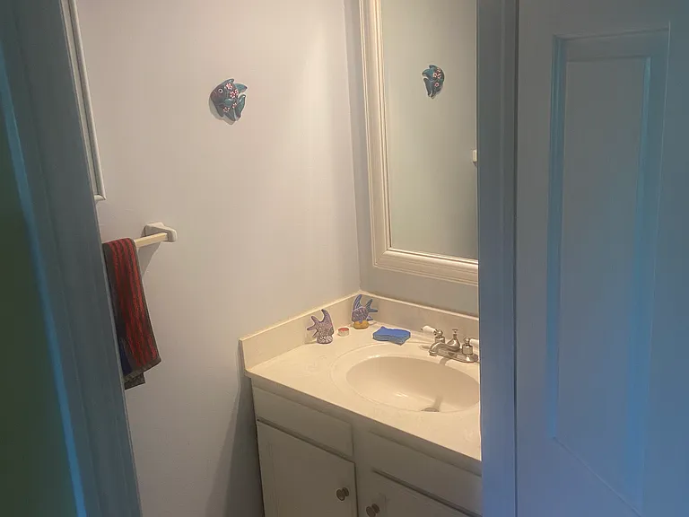 2nd bedroom bathroom