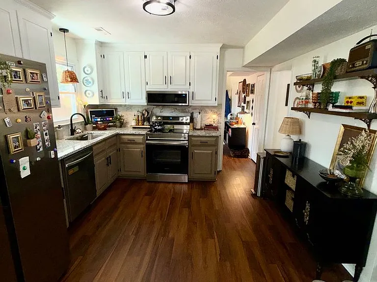 14305 Penrith Ln — Photo 6
