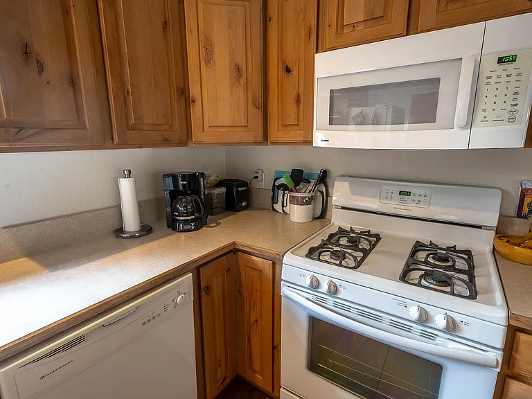 kitchen, gas range