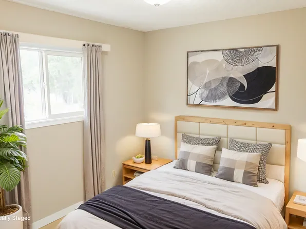 125 Columbia Blvd W, Lethbridge, AB T1K 4B7