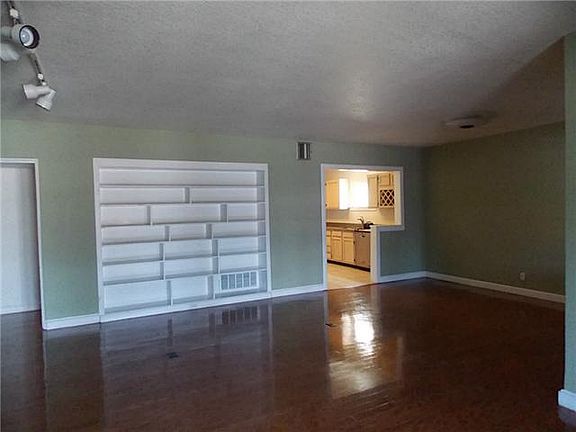 2nd image of 3411 N Stanton St