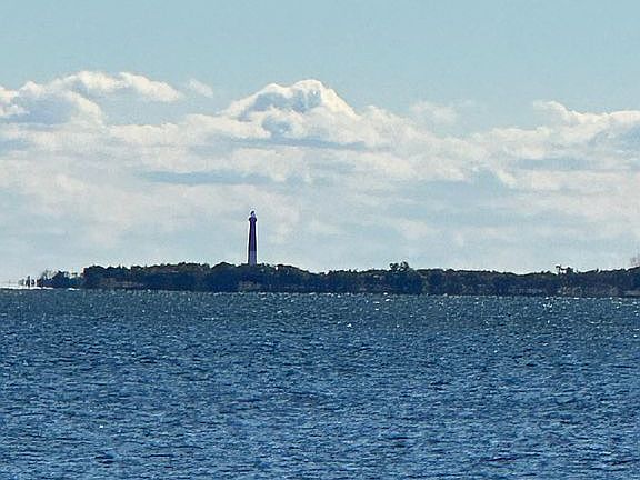 4th image of 64 Adriatic Ave