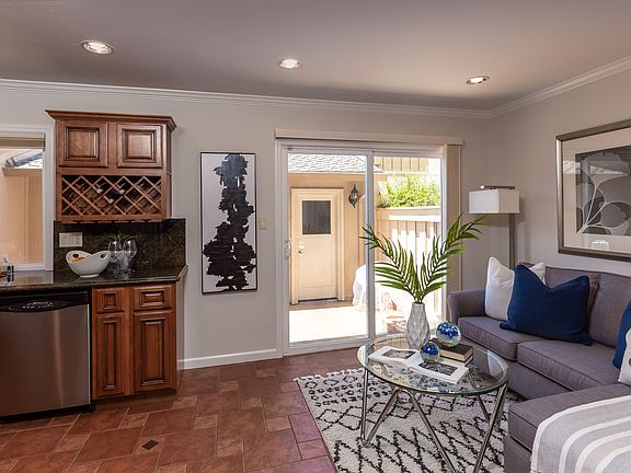 5th image of 1078 Norfolk Dr