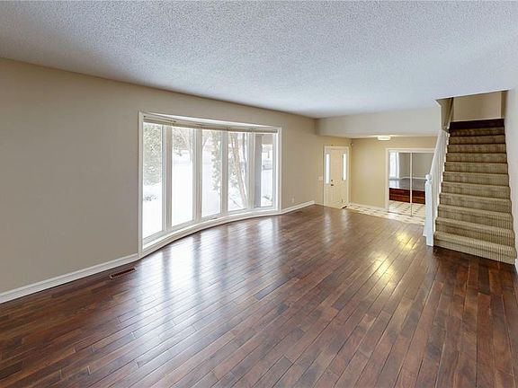 3rd image of 50 Lowry PLACE