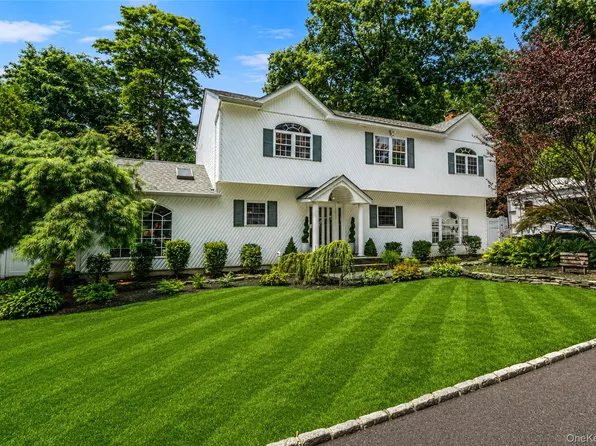 14 Locust Street, Lake Ronkonkoma, NY 11779