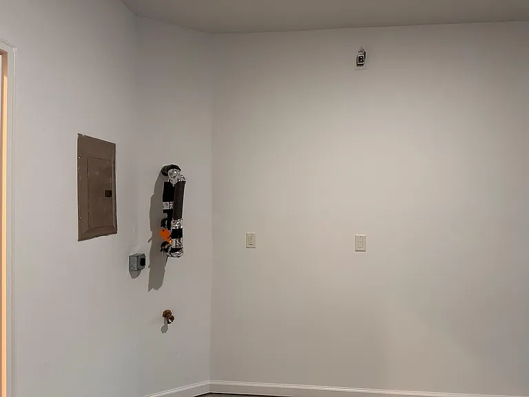 706 Denhoff Dr — Photo 58