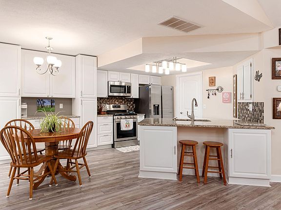 3rd image of 2375 Sportsman Dr