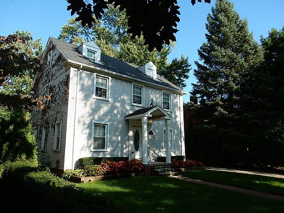 3rd image of 538 Saint Clair St