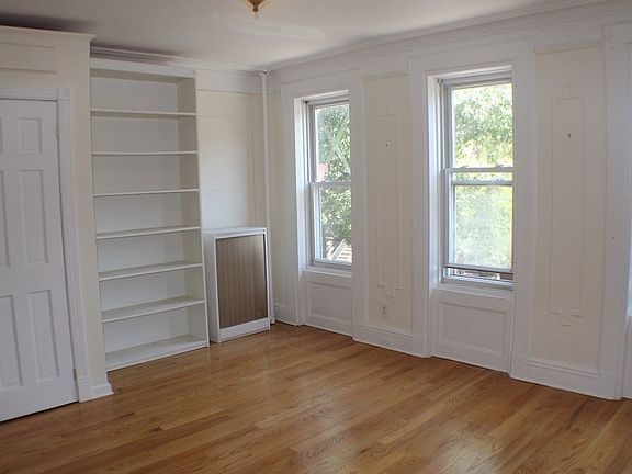 4th image of 738 Union St #1