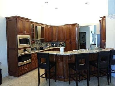 2nd image of 2633 Oakbrook Dr