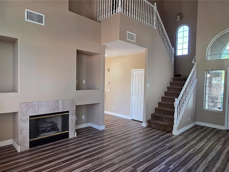 1132 Castle Point Ave — Photo 3