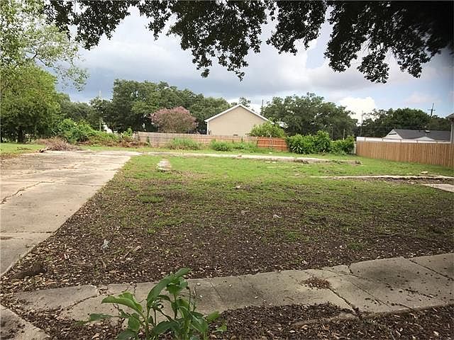 1st image of 4726 Overton Dr