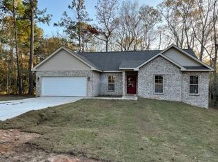 192 Aubudon Pl, Picayune, MS 39466