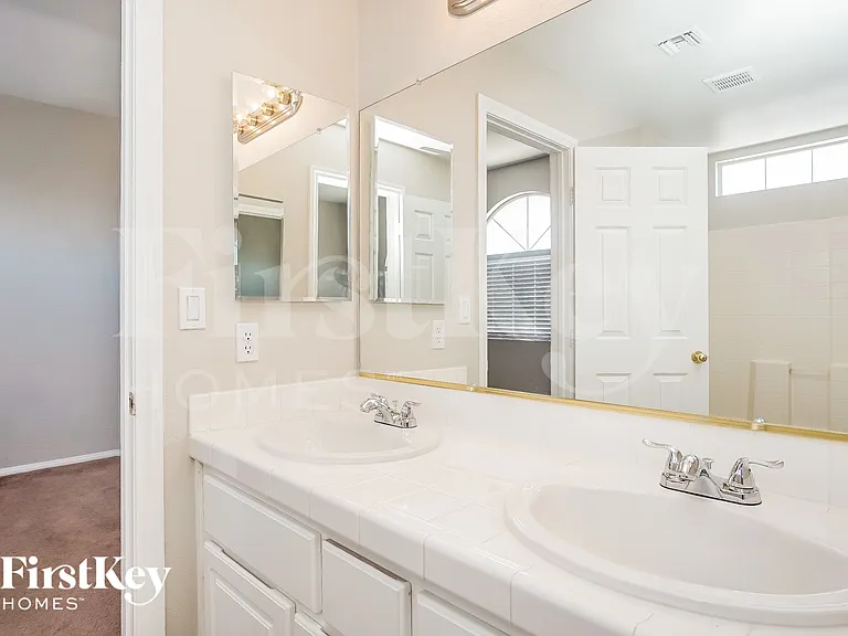 8136 Kokoma Dr — Photo 12